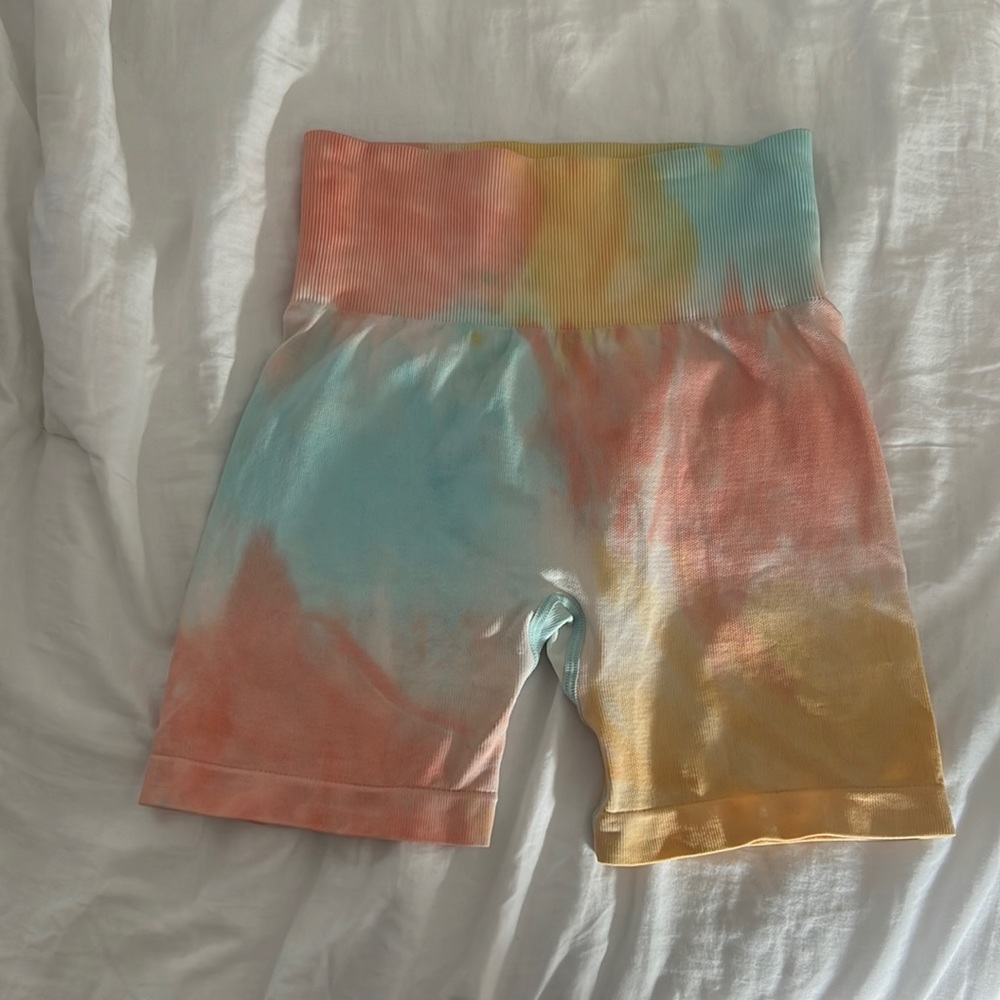 Tie die Nylon/spandex Booty lift Gym shorts